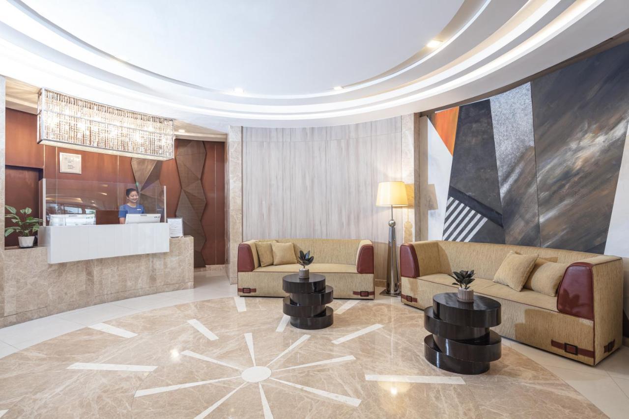 Adelphi Forty-nine Khách sạn 4*