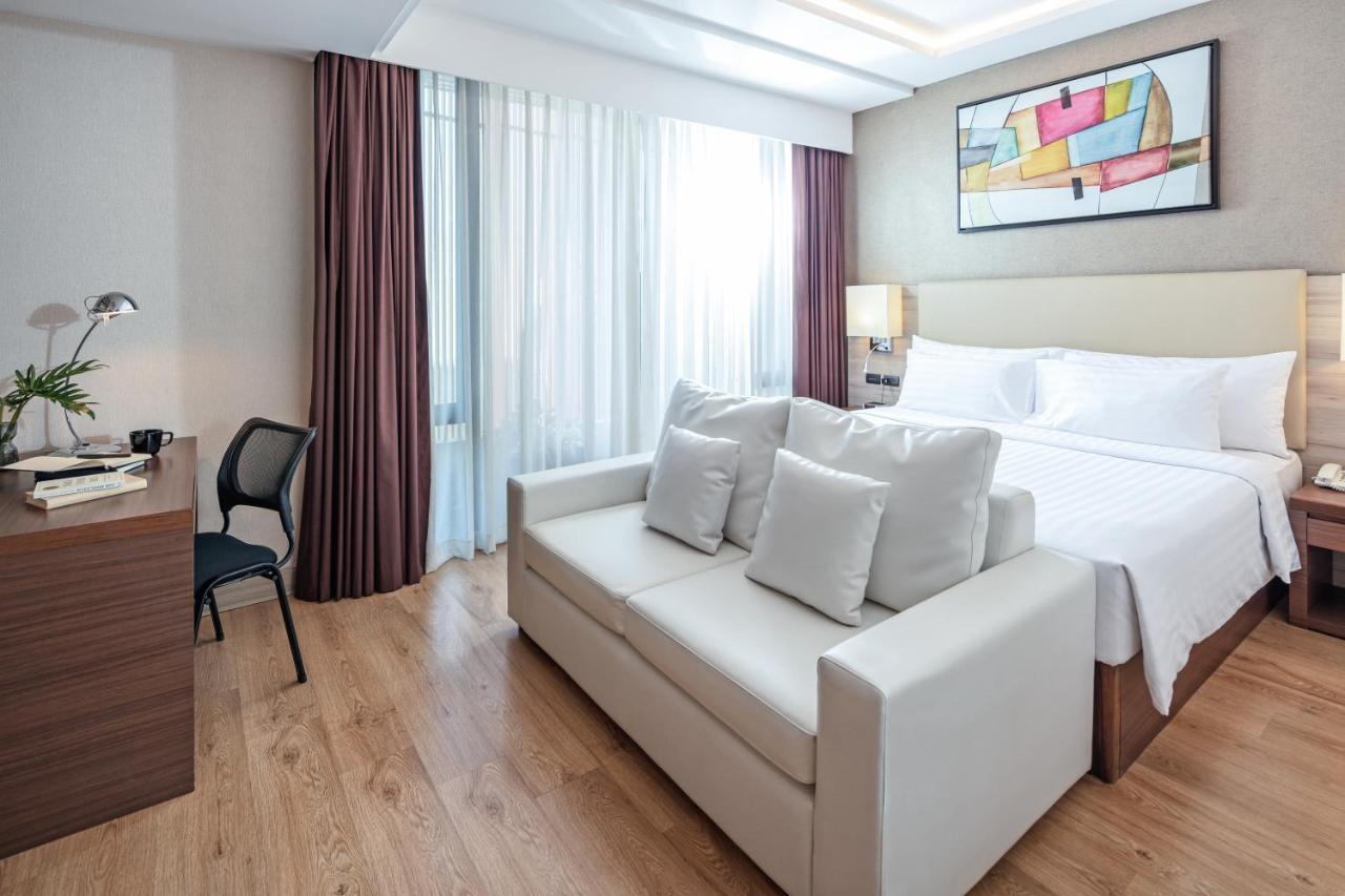 Adelphi Forty-nine Khách sạn 4*